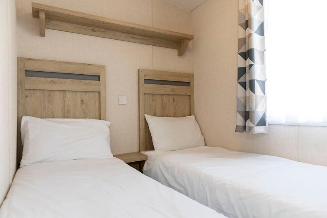 Pentire Coastal Holiday Park بود الغرفة الصورة